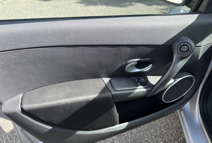 Renault Clio 1.2 16v 100 ch Dynamique 5 portes / ENTRETIEN OK / COURROIE OK