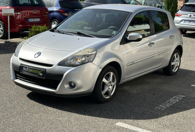 Renault Clio 1.2 16v 100 ch Dynamique 5 portes / ENTRETIEN OK / COURROIE OK