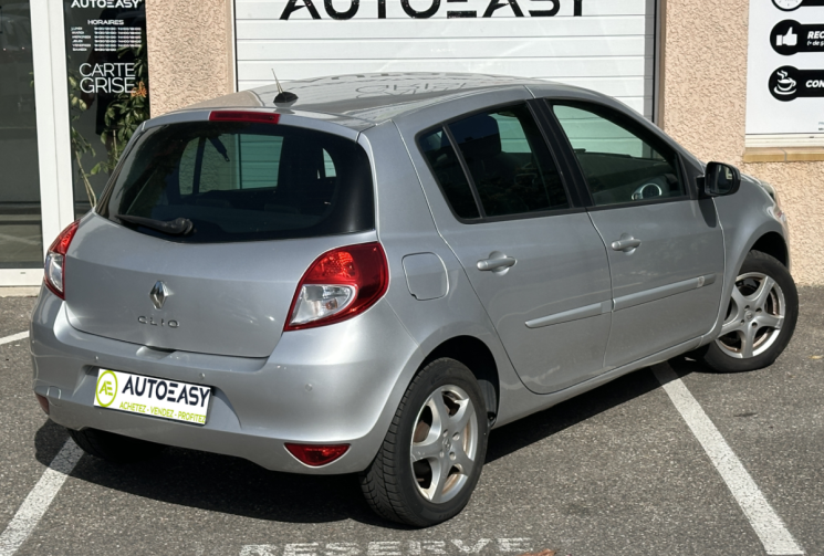 Renault Clio 1.2 16v 100 ch Dynamique 5 portes / ENTRETIEN OK / COURROIE OK