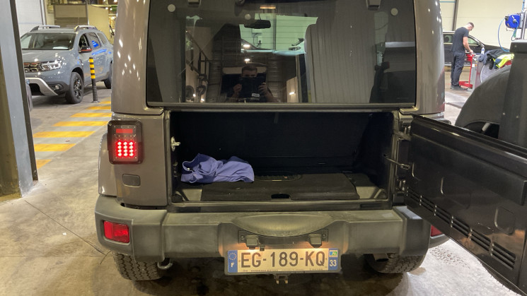 Jeep Wrangler 2.8 CRD 16V 4WD S&S 200 cv Boîte auto / SAHARA