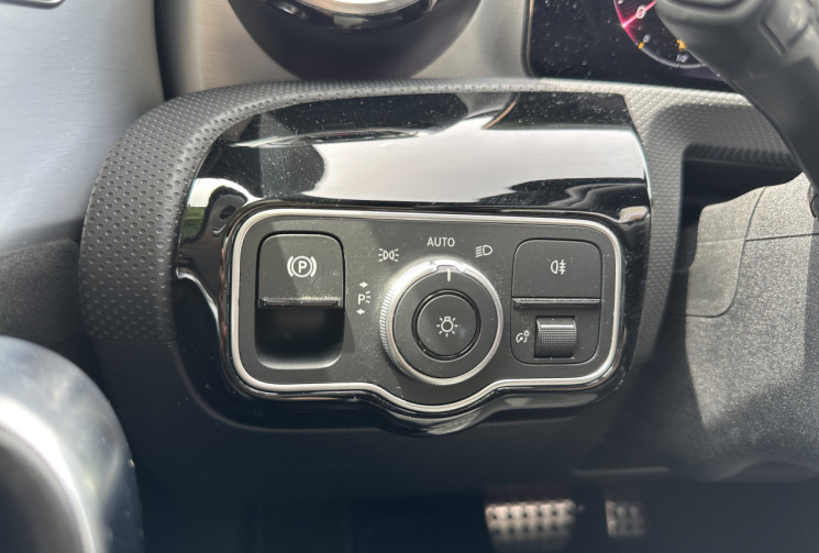 Mercedes Classe A 200 d 150 ch AMG Line 8G-DCT / 1ière main / Prochain entretien inclus / Pano-HUD