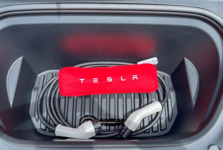 Tesla Model Y LONG RANGE AWD TVA RECUPERABLE