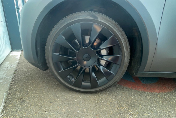 Tesla Model Y LONG RANGE AWD TVA RECUPERABLE