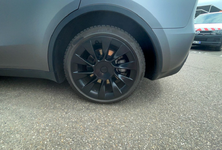 Tesla Model Y LONG RANGE AWD TVA RECUPERABLE
