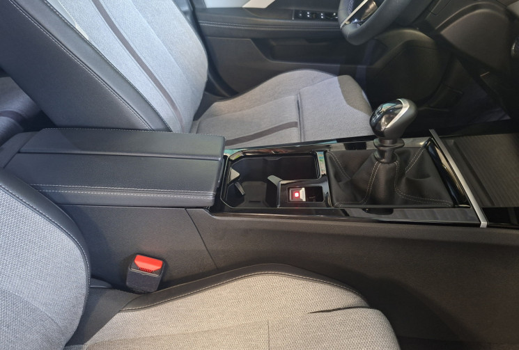 Opel Astra 1.2 TURBO 130  ELEGANCE / 1 ER MAIN / ENTRETIEN A JOUR / TVA RECUPERABLE