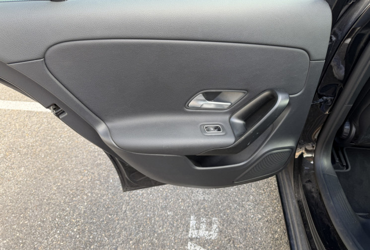 Mercedes CLASSE A BERLINE 250 e 160+102 ch Progressive Line 8G-DCT / 1ière main / Suivi MB