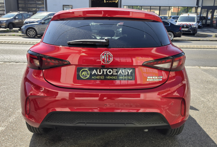 MG MG3 luxury hybrid+ 195 ch