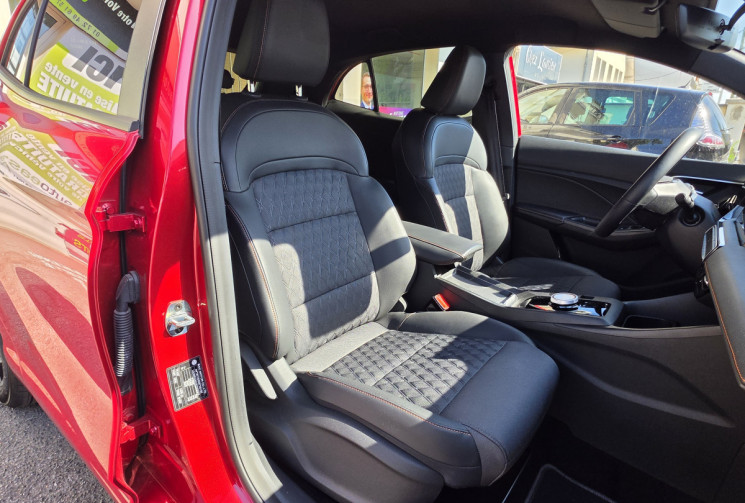 MG MG3 luxury hybrid+ 195 ch