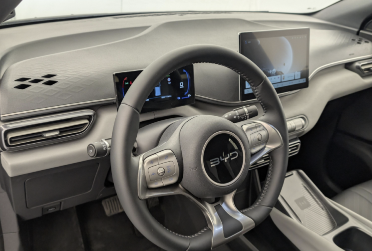 BYD Dolphin SURF 43.2 kWh 156 ch Comfort