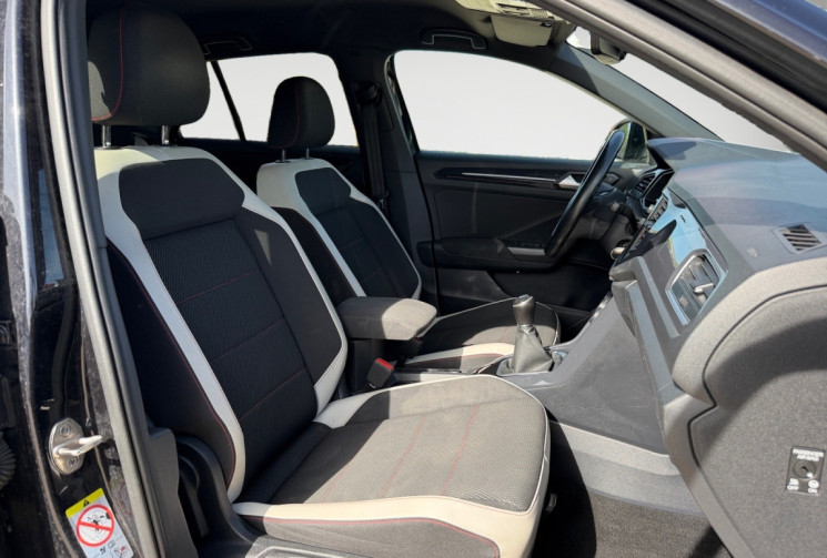 Volkswagen T-Roc 1.5 TSI 150 FIRST EDITION BVM6 DIGITAL COCKPIT