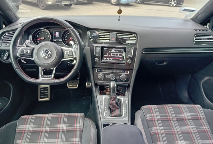 Volkswagen Golf 2.0 TSI 220 ch GTI DSG6 5p - Toit Ouvrant - Sièges chauffants -