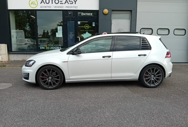 Volkswagen Golf 2.0 TSI 220 ch GTI DSG6 5p - Toit Ouvrant - Sièges chauffants -