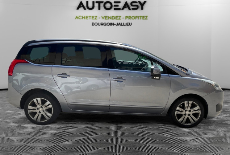 Peugeot 5008 1.6 / 120 CH / BOITE AUTO / DISTRIB A JOUR