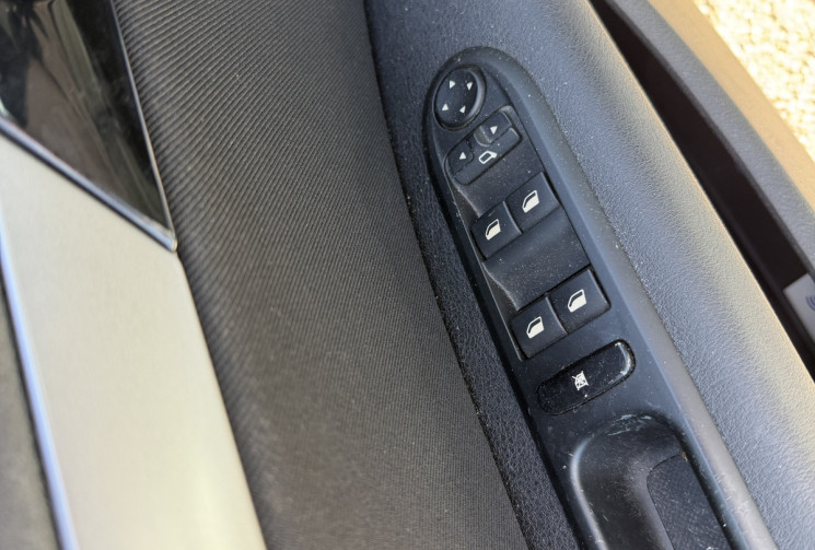 Peugeot 407 1.6 HDI 16V 110 CH FAP BLUE LION PACK LIMITED / 64553 KMS