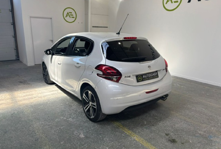 Peugeot 208 GT LINE  110cv / 1er MAIN / DISTRI OK / Entretiens sur factures OK