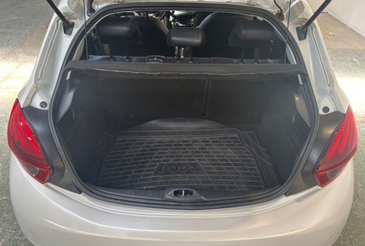 Peugeot 208 208 GT LINE  110cv / 1er MAIN / DISTRI OK / Full Entretien