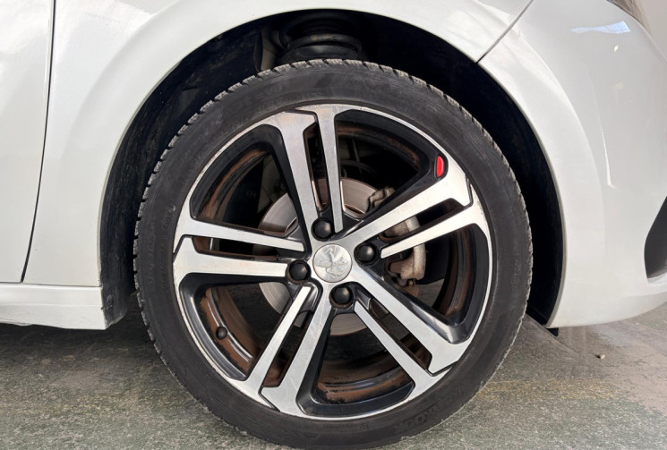 Peugeot 208 208 GT LINE  110cv / 1er MAIN / DISTRI OK / Full Entretien