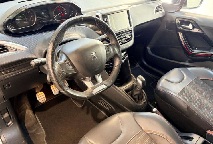 Peugeot 208 GT LINE  110cv / 1er MAIN / DISTRI OK / Entretiens sur factures OK