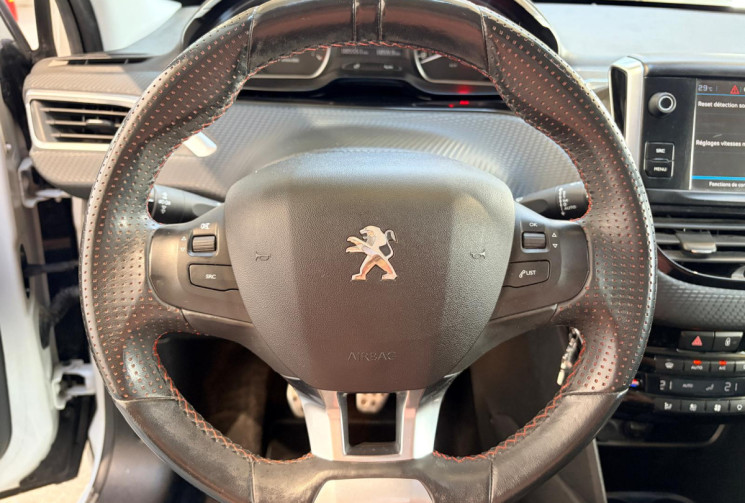 Peugeot 208 GT LINE  110cv / 1er MAIN / DISTRI OK / Entretiens sur factures OK
