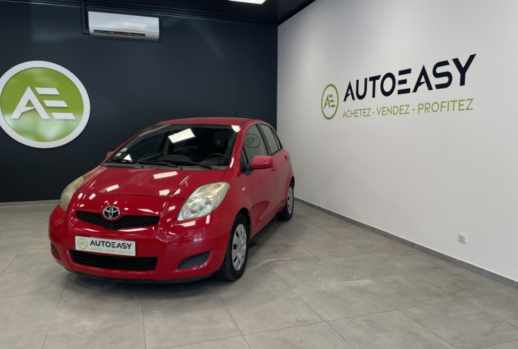 Toyota Yaris 100 VVT-I CONFORT / 1er main