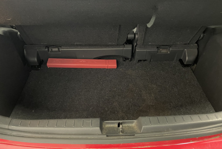 Toyota Yaris 100 VVT-I CONFORT / 1er main