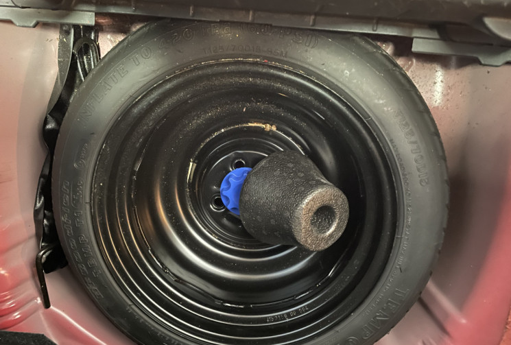 Toyota Yaris 100 VVT-I CONFORT / 1er main
