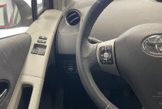Toyota Yaris 100 VVT-I CONFORT / 1er main