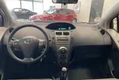 Toyota Yaris 100 VVT-I CONFORT / 1er main