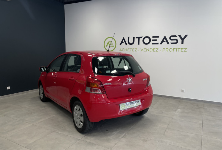 Toyota Yaris 100 VVT-I CONFORT / 1er main