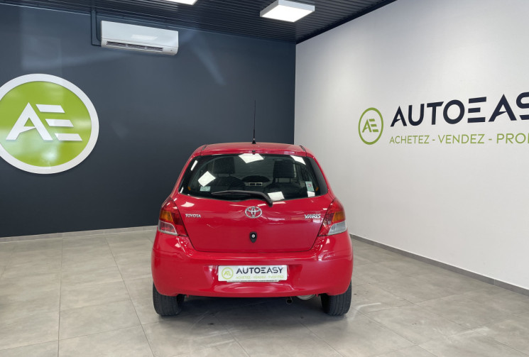 Toyota Yaris 100 VVT-I CONFORT / 1er main