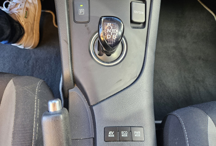 Toyota AURIS II PH2 1.8 HSD 136 DESIGN