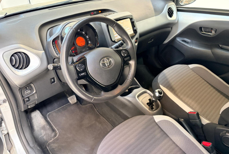 Toyota Aygo 2 - X PLAY -1.0 VVT-i 72 cv, boite auto/Camera 