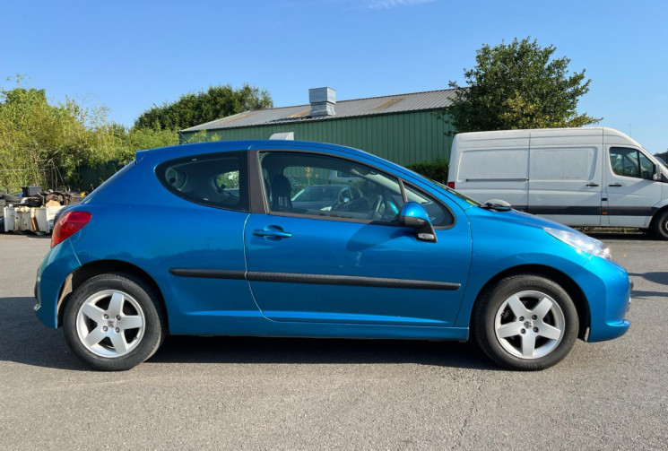 Peugeot 207 3 portes 1.4 e 16V 90cv Sport pack
