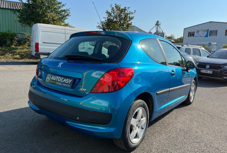 Peugeot 207 3 portes 1.4 e 16V 90cv Sport pack