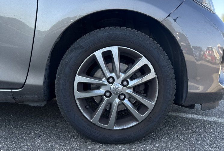 Toyota Yaris 100 VVT -I DYNAMIC 5P
