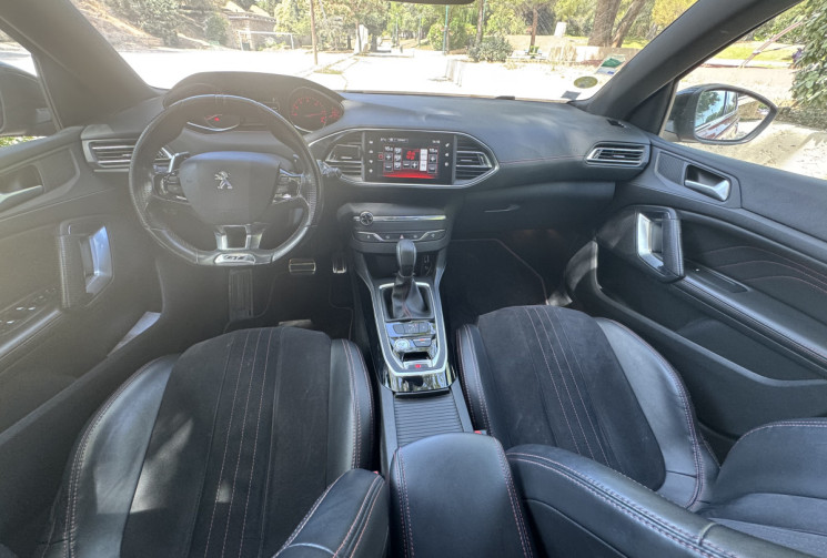 Peugeot 308 II (T9) GT 2.0 BlueHDi S&S 181CH / VEHICULE SUIVI