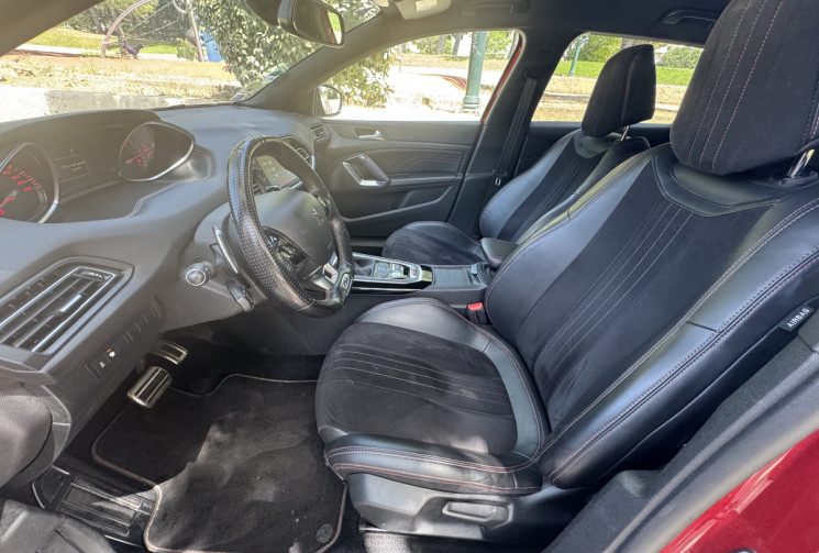 Peugeot 308 II (T9) GT 2.0 BlueHDi S&S 181CH / VEHICULE SUIVI