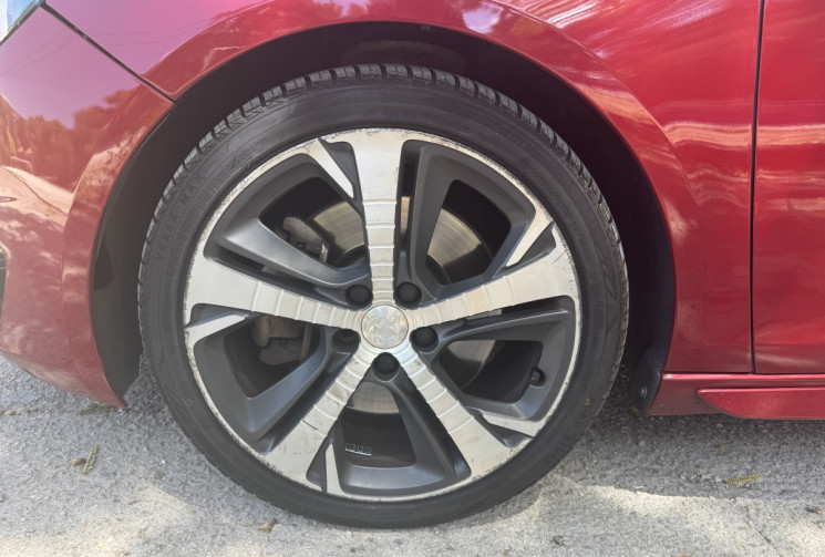 Peugeot 308 II (T9) GT 2.0 BlueHDi S&S 181CH / VEHICULE SUIVI