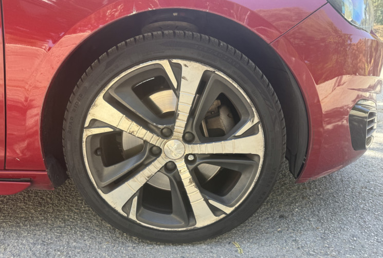 Peugeot 308 II (T9) GT 2.0 BlueHDi S&S 181CH / VEHICULE SUIVI