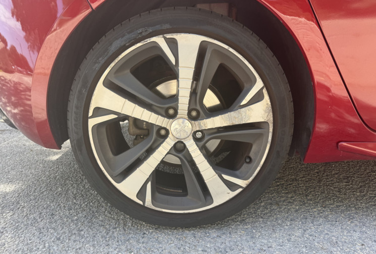 Peugeot 308 II (T9) GT 2.0 BlueHDi S&S 181CH / VEHICULE SUIVI