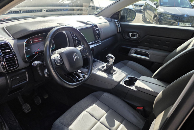 Citroën C5 Aircross 130 cv bvm6 Shine / entretien et distribution neuve chez Citroën 