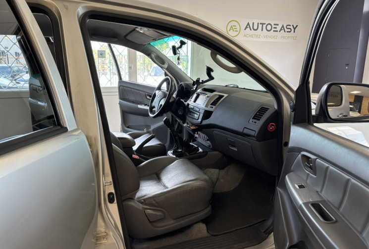 Toyota HILUX 3.0 D-4D PICKUP DOUBLE CABINE 4WD 171 INVICIBLE / HARDTOP