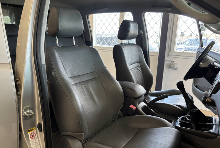 Toyota HILUX 3.0 D-4D PICKUP DOUBLE CABINE 4WD 171 INVICIBLE / HARDTOP