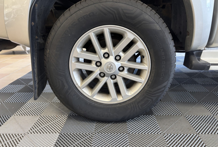 Toyota HILUX 3.0 D-4D PICKUP DOUBLE CABINE 4WD 171 INVICIBLE / HARDTOP