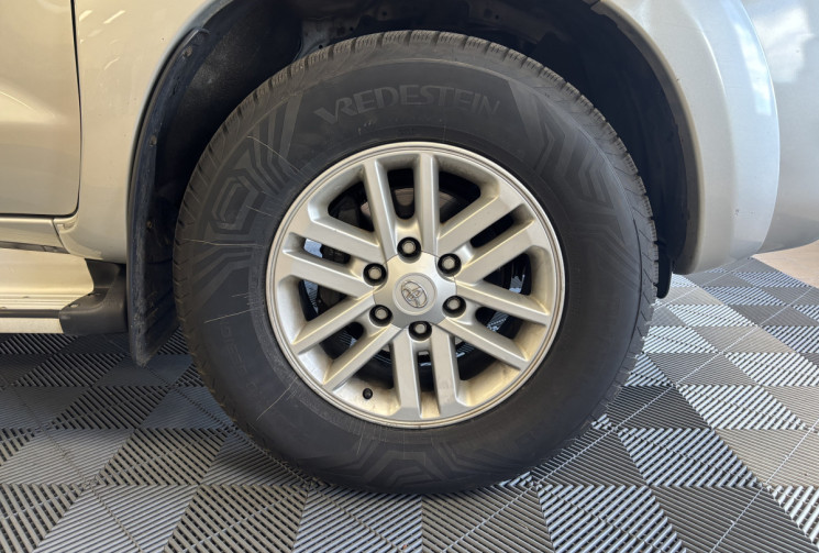 Toyota HILUX 3.0 D-4D PICKUP DOUBLE CABINE 4WD 171 INVICIBLE / HARDTOP