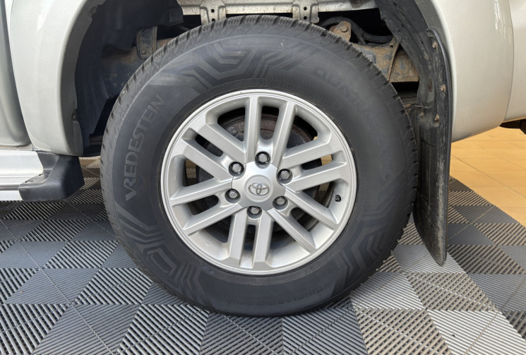 Toyota HILUX 3.0 D-4D PICKUP DOUBLE CABINE 4WD 171 INVICIBLE / HARDTOP