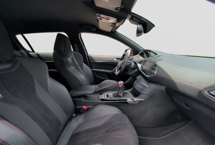 Peugeot 308 GTI 1.6 THP 263 cv / carplay