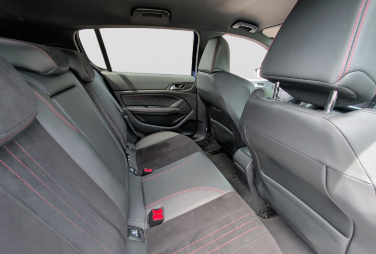 Peugeot 308 GTI 1.6 THP 263 cv / carplay