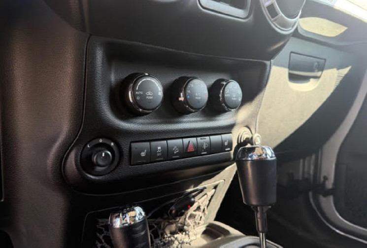 Jeep WRANGLER UNLIMITED 3,6 V6 SAHARA 284ch Moteur PENTASTAR