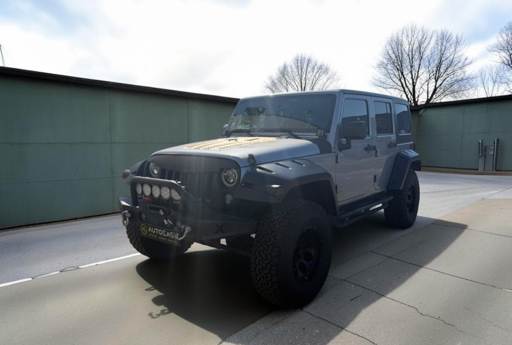 Jeep WRANGLER UNLIMITED 3,6 V6 SAHARA 284ch Moteur PENTASTAR